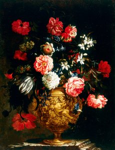 匿名の画家による花のエンボス花瓶